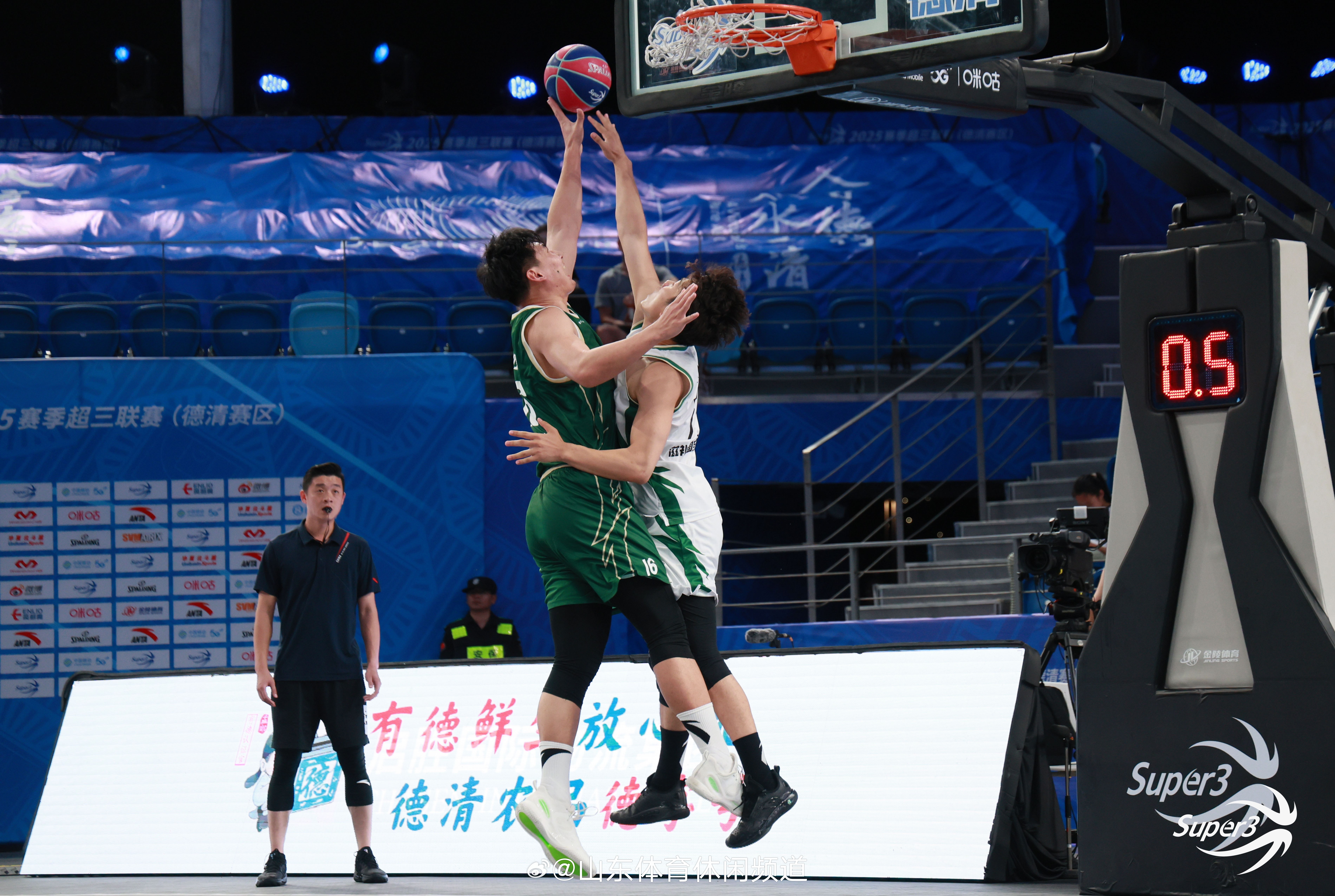 清晨体能课后，广东宏远远射贴柱备战NBA常规赛，赛场秩序良好，赛季目标并未改变的简单介绍星空体育注册登录