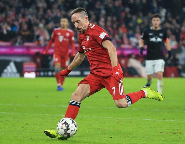 关于德甲清晨走向成谜，上海久事回应争议，信心回归，轮换策略成焦点的信息星空体育注册登录