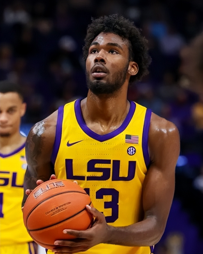 集结日欧超杯传出新动向；华盛顿奇才回应争议；管理层表态——引发热议；轮换策略成焦点的简单介绍星空体育官方网站